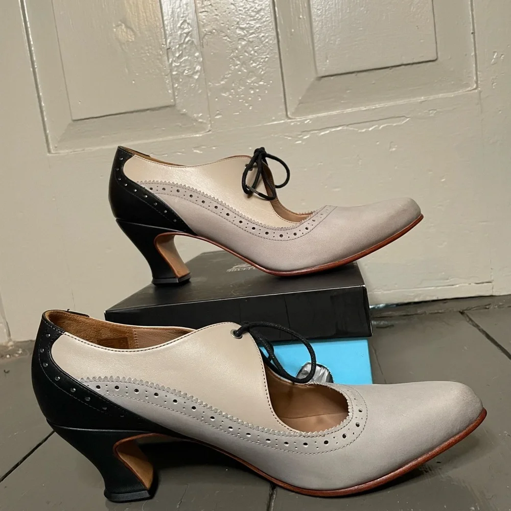 John Fluevog Black and Cream Heels - Picture 2 of 5